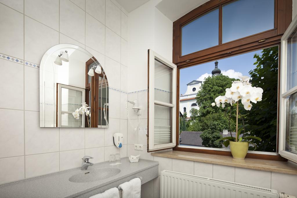 Hotel Angerbraeu Murnau am Staffelsee Room photo